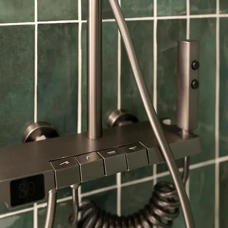 Vue Sur Le Palais - Gare Congres - Parking - T3 *