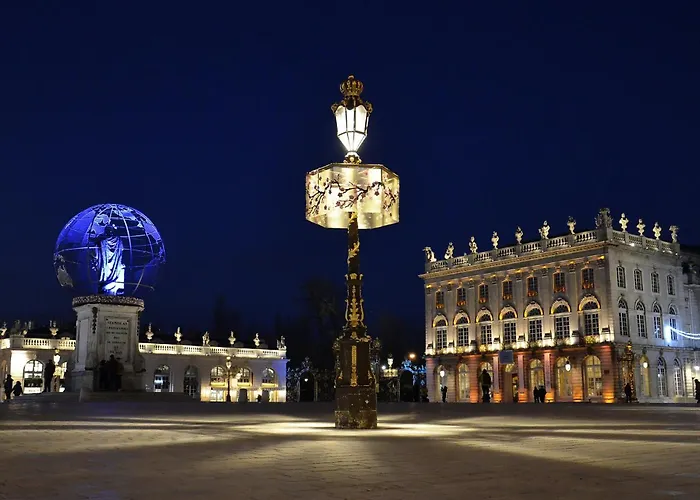 Vue Sur Le Palais - Gare Congres - Parking - T3 *