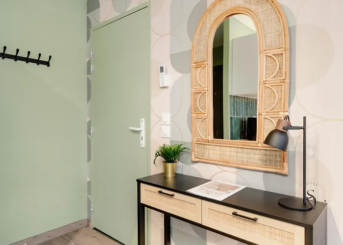 Vue Sur Le Palais - Gare Congres - Parking - T3 *